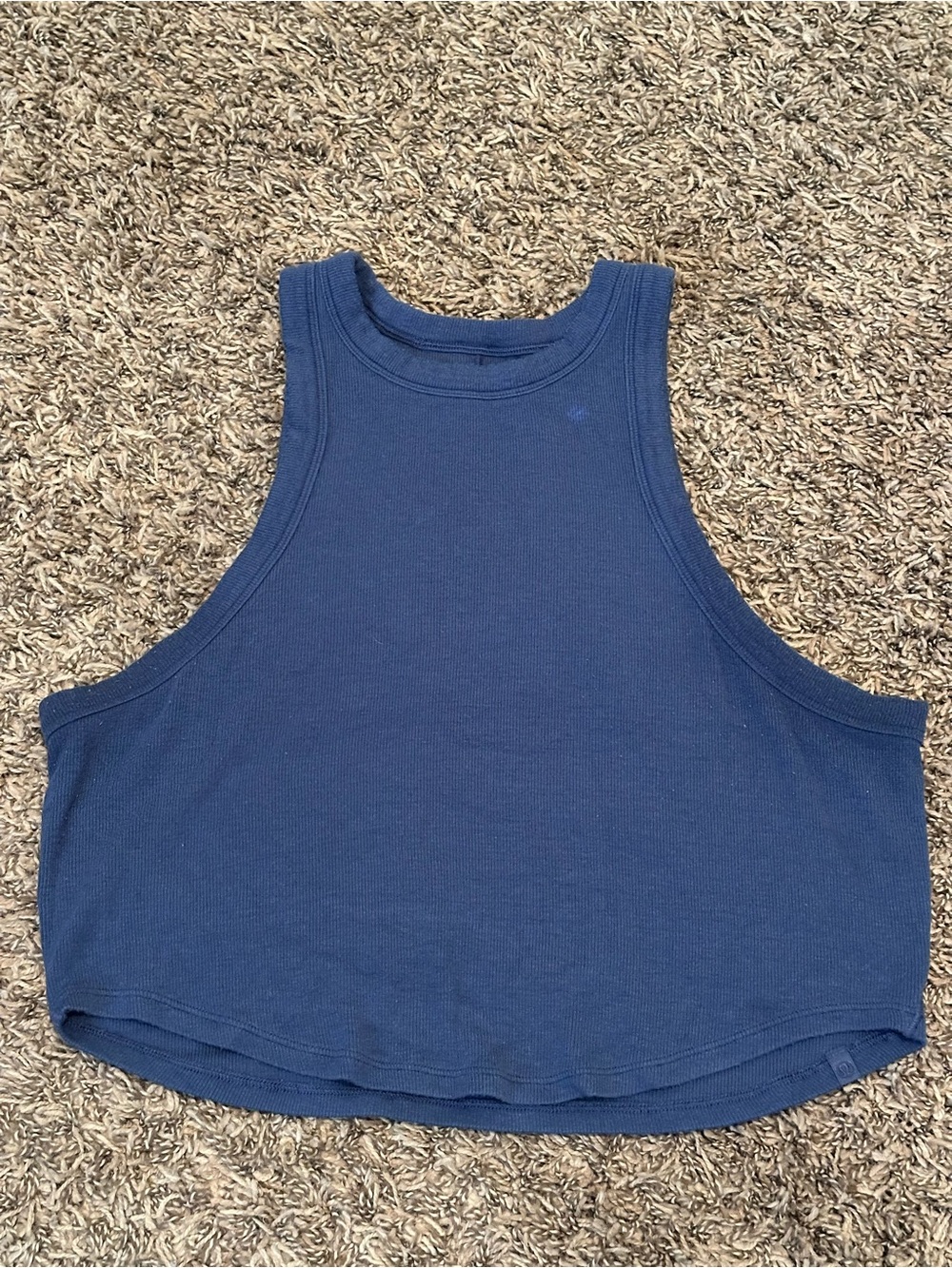 Bundle of Cropped Tanks - Picture 6 of 8